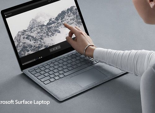 Hãng sản xuất Microsoft trình làng máy tính Surface, giá 999 USD, được cài đặt Windows 10 S