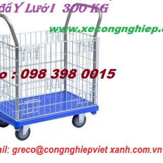 xe đẩy hàng có lưới bảo vệ hỗ trợ vận chuyển hàng hóa